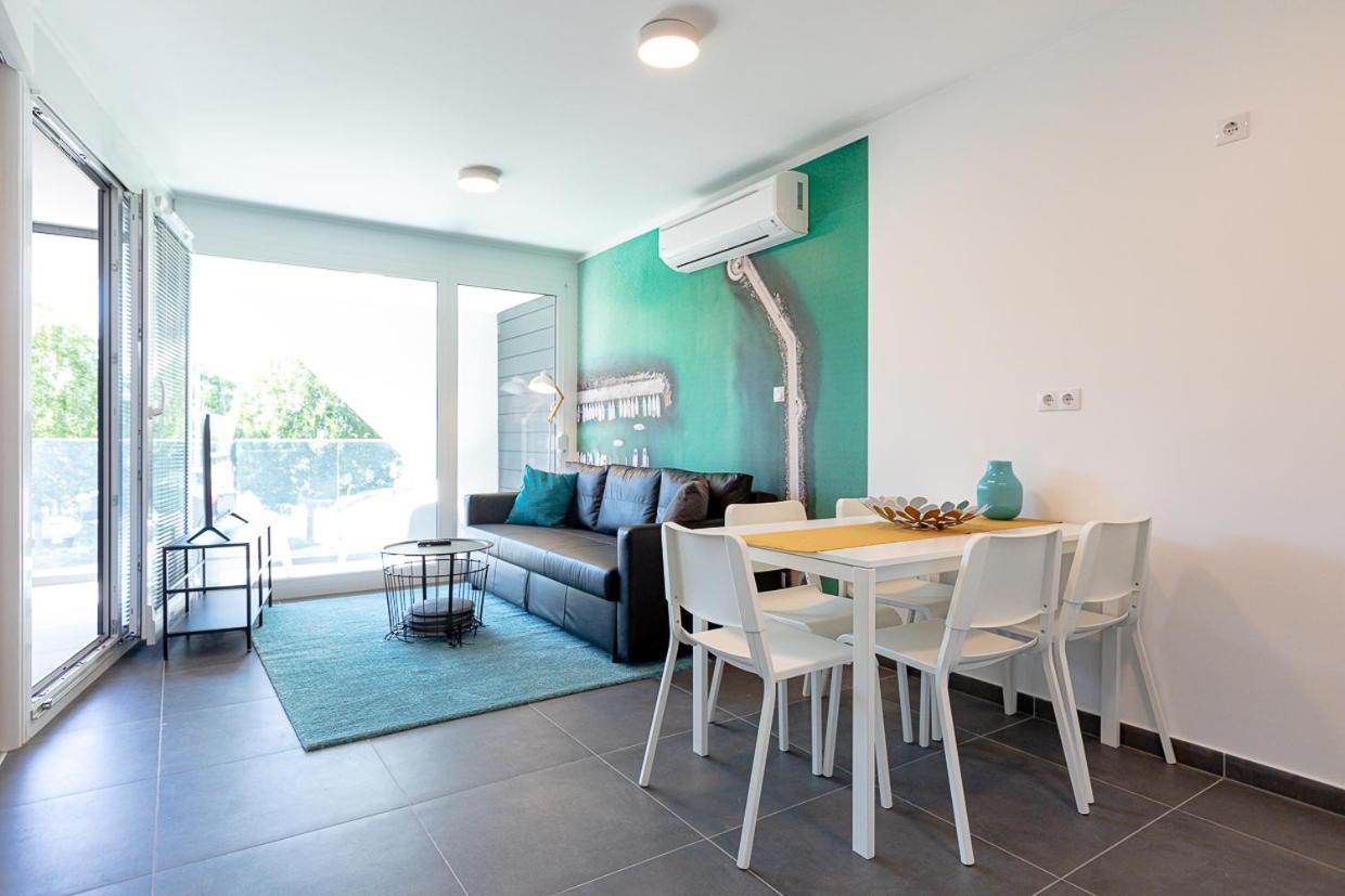 Marina Apartman Hotel บาลาตอนเซเมช ภายนอก รูปภาพ