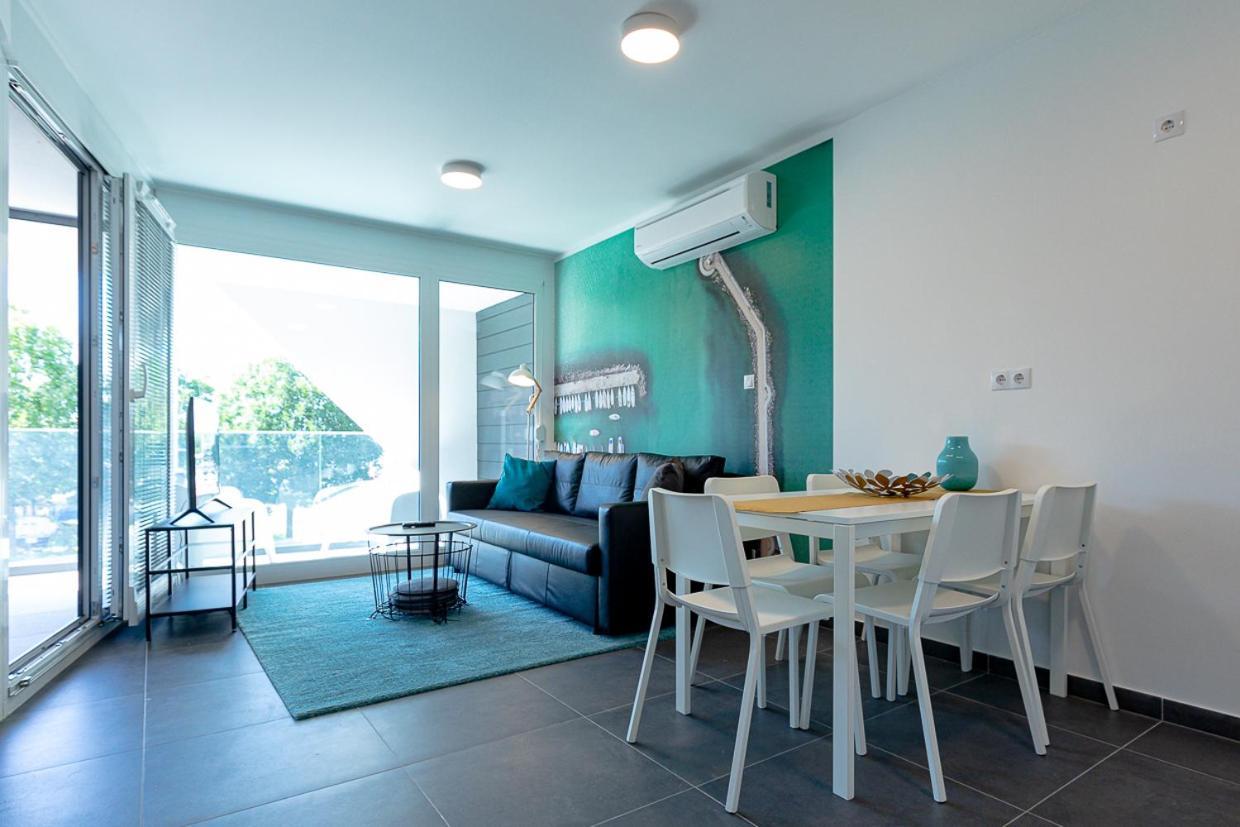 Marina Apartman Hotel บาลาตอนเซเมช ภายนอก รูปภาพ