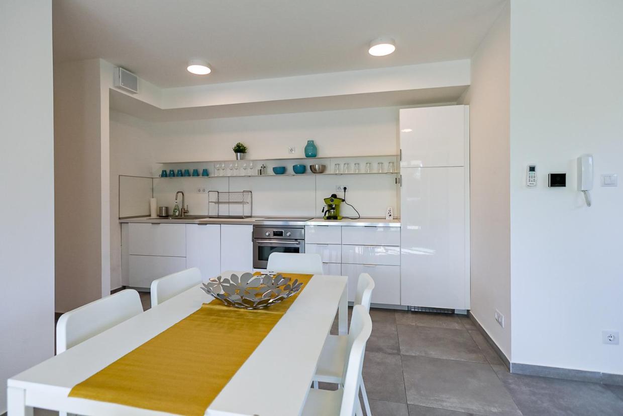 Marina Apartman Hotel บาลาตอนเซเมช ภายนอก รูปภาพ